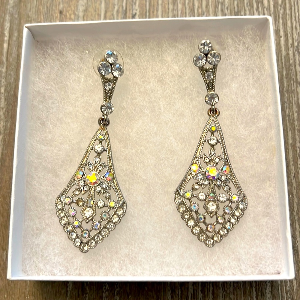 Beautiful antique style pierced earring set